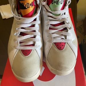Used pairs of hare 7s size 9.5 just need some cleaning no box